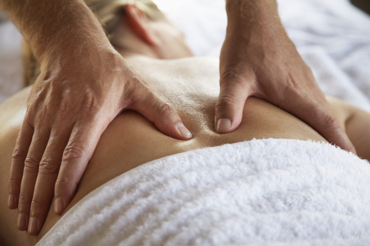 massage femme après accouchement